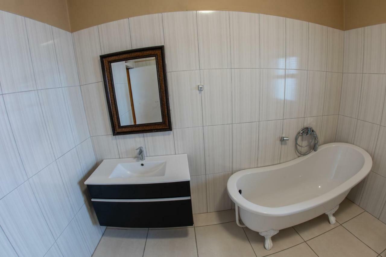 Meransha Self Catering Cc Уолфиш-Бей Экстерьер фото