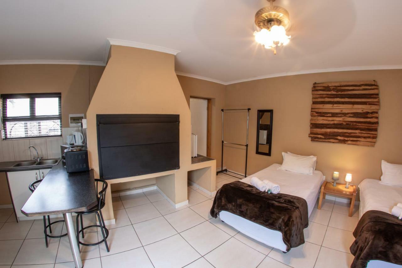 Meransha Self Catering Cc Уолфиш-Бей Экстерьер фото