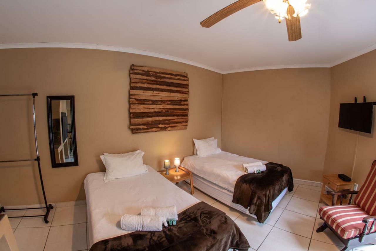 Meransha Self Catering Cc Уолфиш-Бей Экстерьер фото