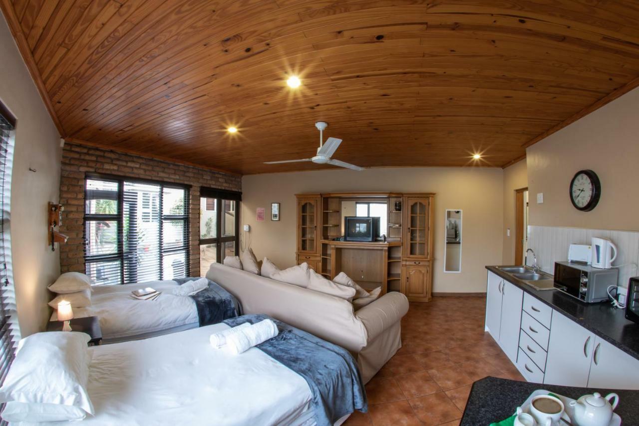 Meransha Self Catering Cc Уолфиш-Бей Экстерьер фото