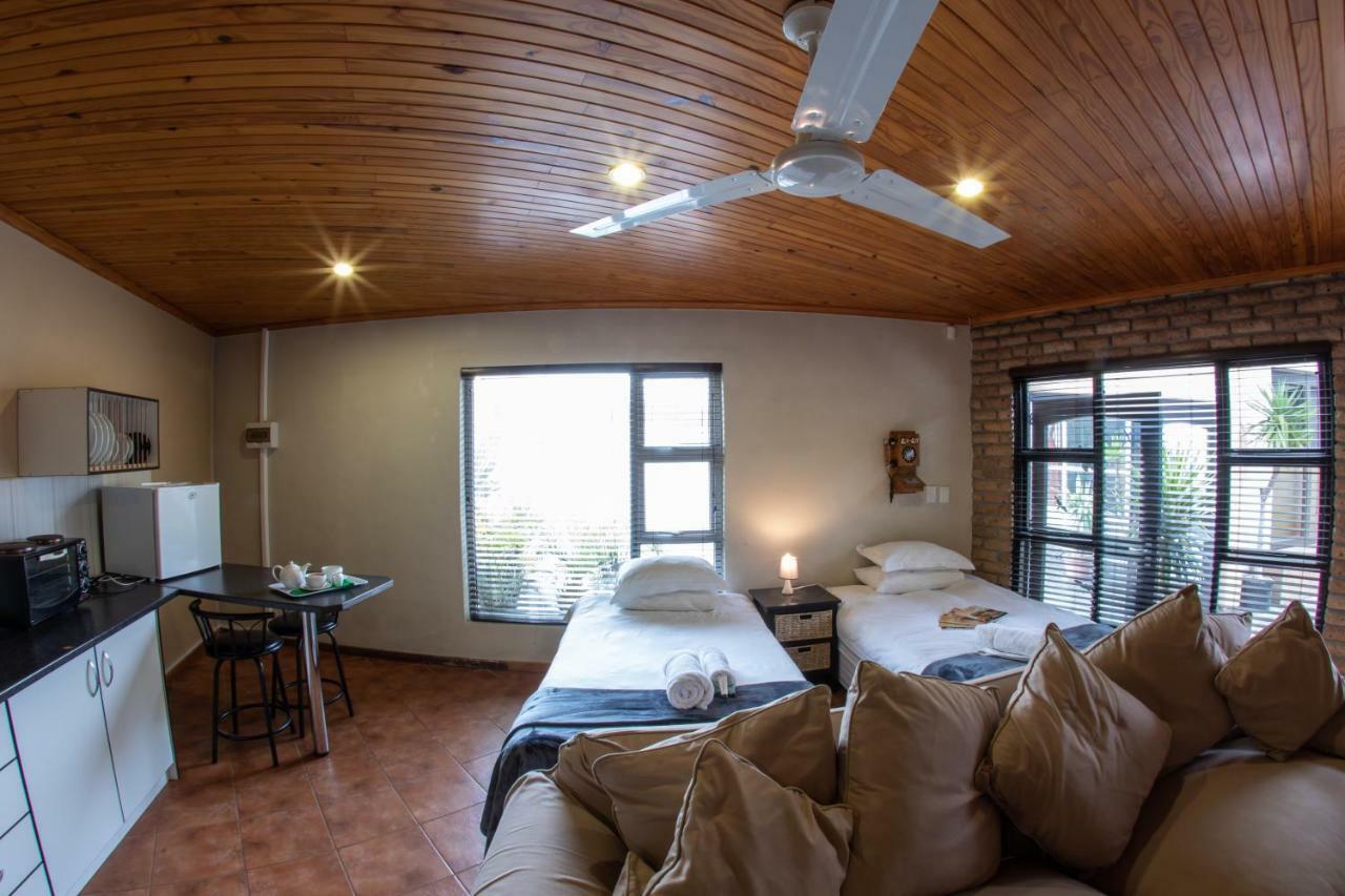 Meransha Self Catering Cc Уолфиш-Бей Экстерьер фото